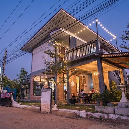 Albergue Yoji House And Cafe Ban Wiang Exterior foto