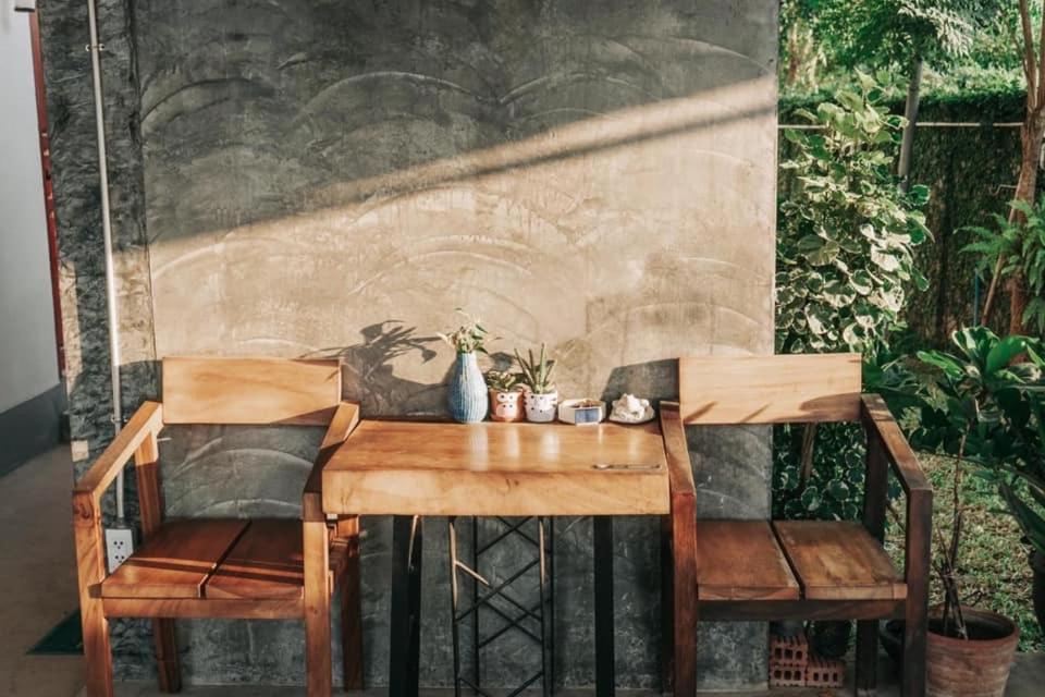 Albergue Yoji House And Cafe Ban Wiang Exterior foto